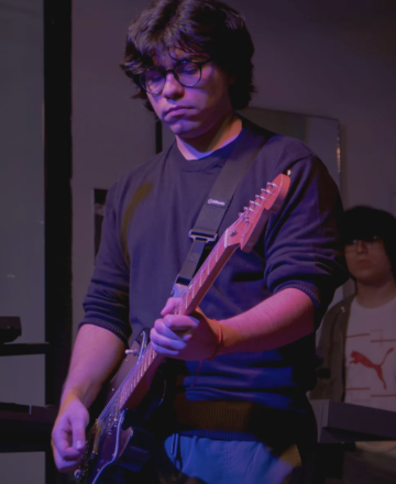 Amaro, Guitarra, teclados y coros